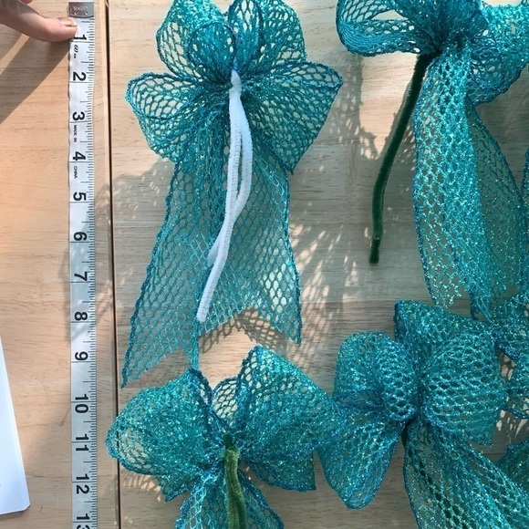 TWELVE Handmade Bows - Picture 4 of 7